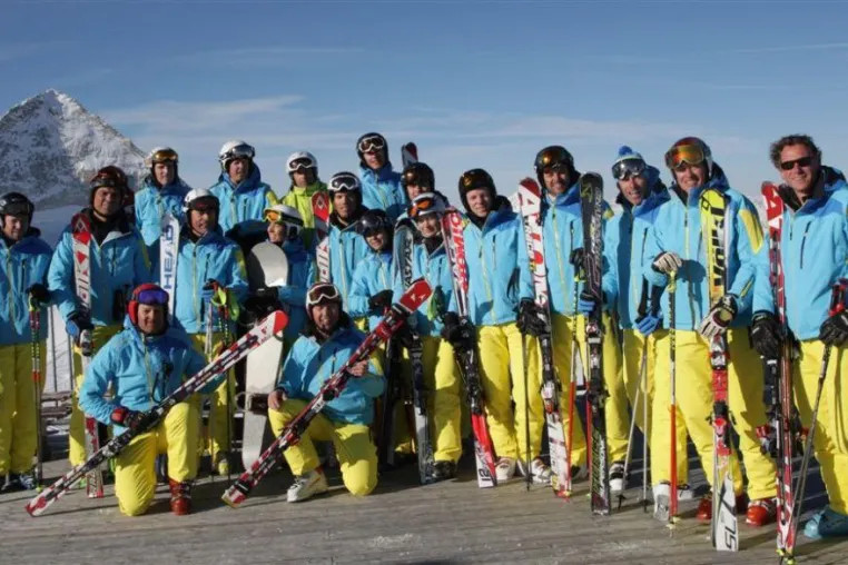 Bild: NIEDERSÄCHSISCHES SKILEHRTEAM VERTRAUT AUF ZIENER BEKLEIDUNG