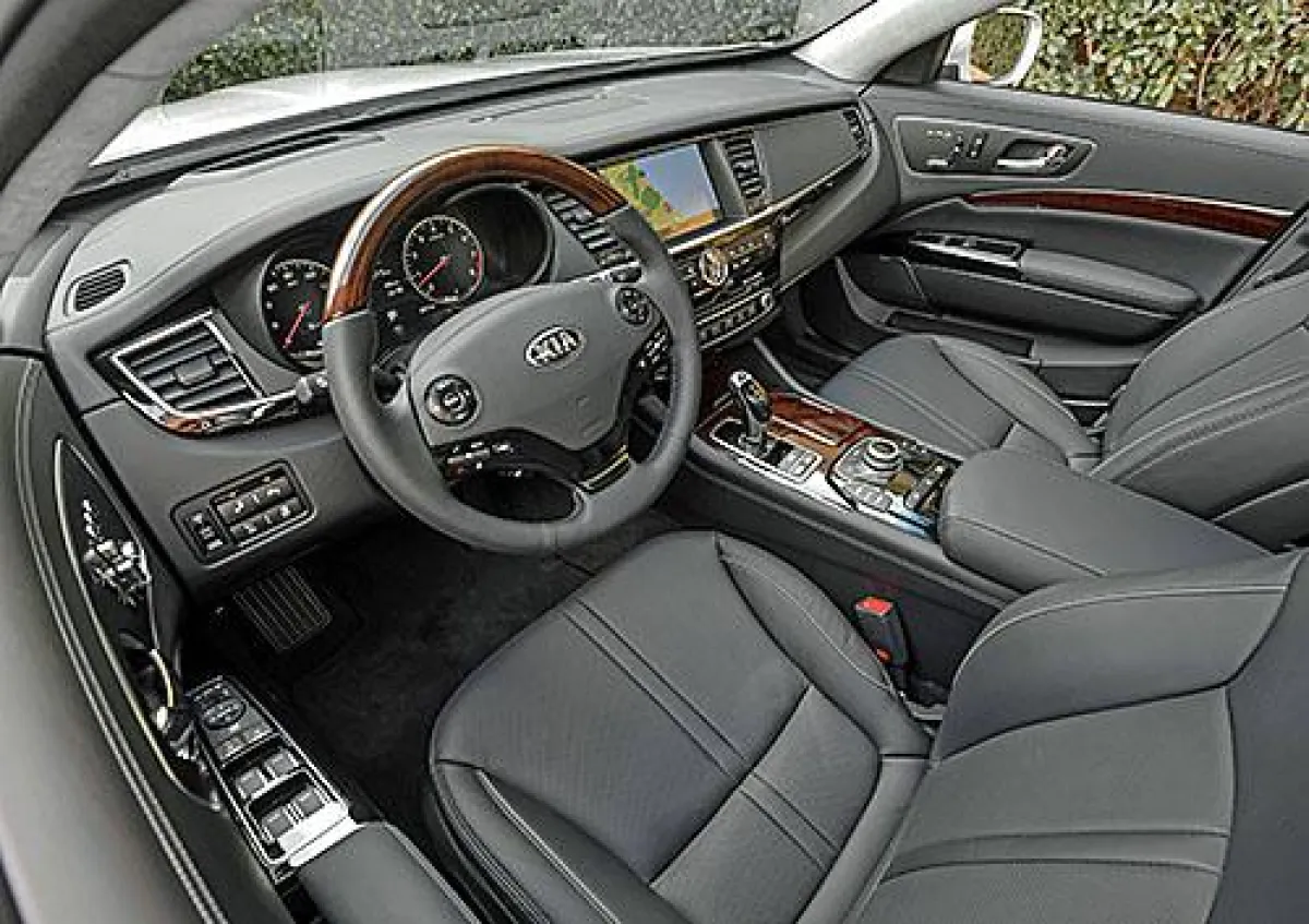 Kia Motors implementiert MOST150 im brandneuen K900 ((C) Kia Motors)