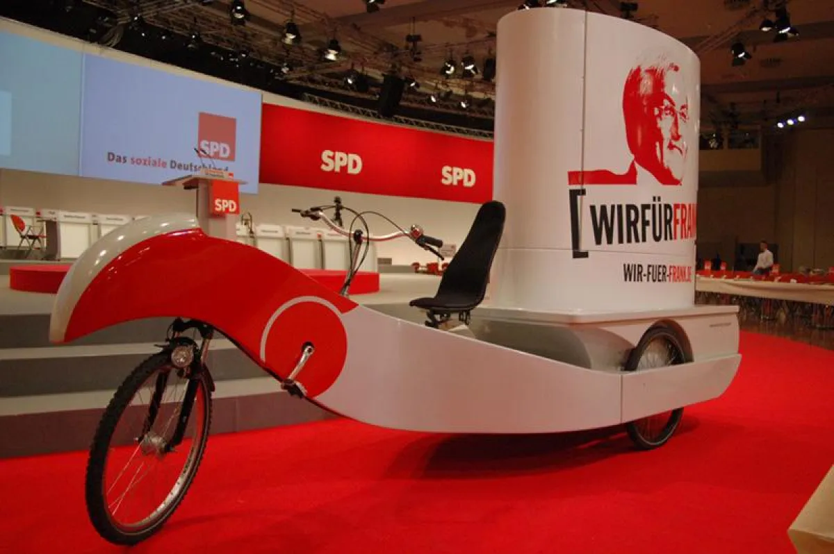 Moving ads-Promotionbike im Plenum des SPD-Parteitages direkt vor der Bühne