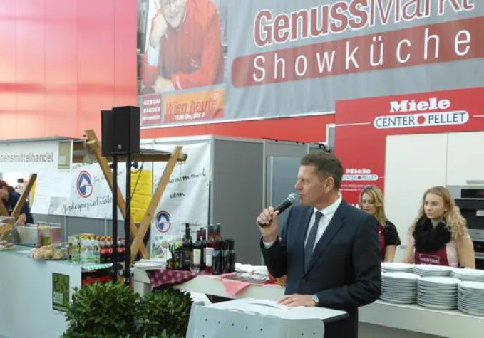 TEAM 7 macht Wohnen erlebbar – auf der Wohnen & Interieur 2014 Bild: TEAM 7 macht Wohnen erlebbar – auf der Wohnen & Interieur 2014