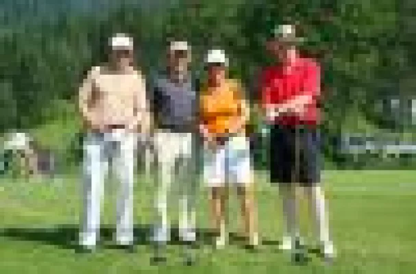 Bild: 2. Horst Dengg Gedenk & Charity Golfturnier mit bisher gesamt 20.000 Euro Spendenerlösen