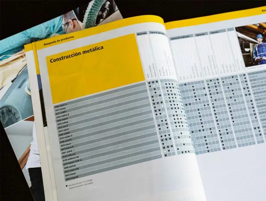 Bild: Die Preislisten und Kataloge für die sia Abrasives AG sind fertig produziert