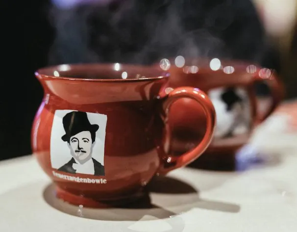 Feuerzangenbowle im Nikolaiviertel: Bastian Greiner-Bäuerle & Heinrich Zille eröffnen das 5. Winter-Film-Fest Bild: Feuerzangenbowle im Nikolaiviertel: Bastian Greiner-Bäuerle & Heinrich Zille eröffnen das 5. Winter-Film-Fest