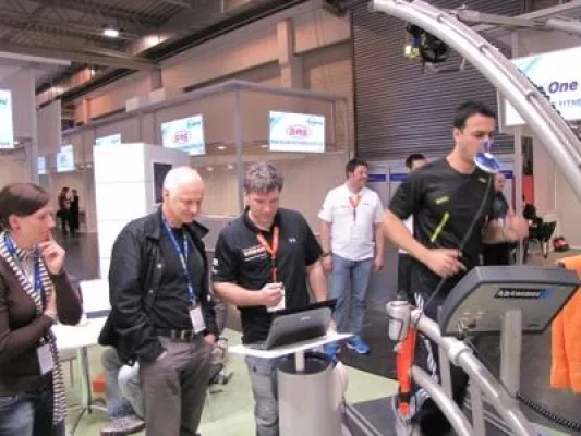 Bild: Der aeroscan überzeugt auf der FIBO 2010 im Praxistest