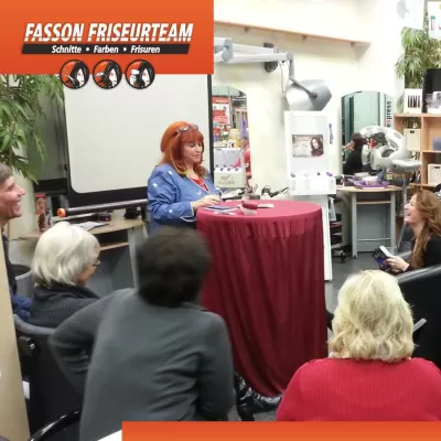 Bild: Langenhagener Friseursalon bekommt Besuch von Sylvie Kollin, Deutschlands Kartenlegerin No.1