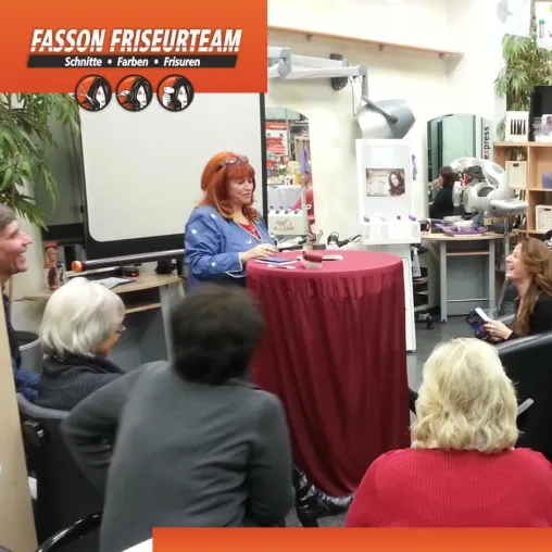 Langenhagener Friseursalon bekommt Besuch von Sylvie Kollin, Deutschlands Kartenlegerin No.1 Bild: Langenhagener Friseursalon bekommt Besuch von Sylvie Kollin, Deutschlands Kartenlegerin No.1