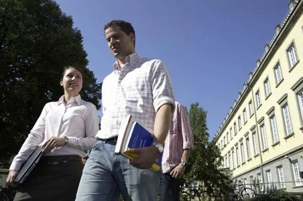 Bild: Vorlesungsreihe "Die Finanz- und Wirtschaftskrise" an der HHL