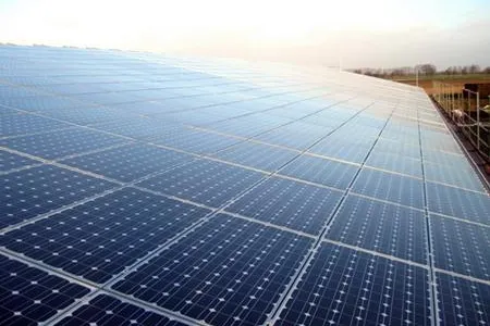 Bild: Solarpark Altbarnim in nur 6 Wochen Bauzeit fertiggestellt – meridian Neue Energien GmbH