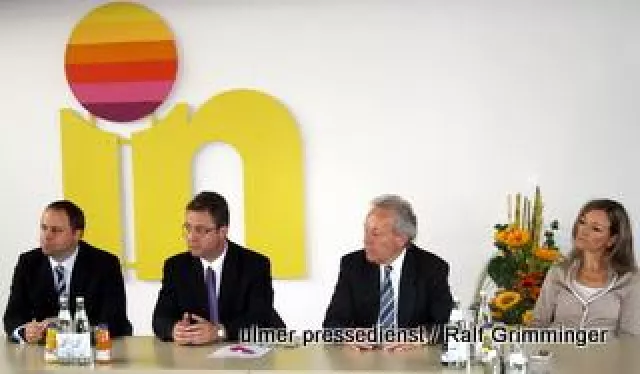 Bild: Möbel Inhofer spendet 80 000 Euro zum 80-jährigen Bestehen