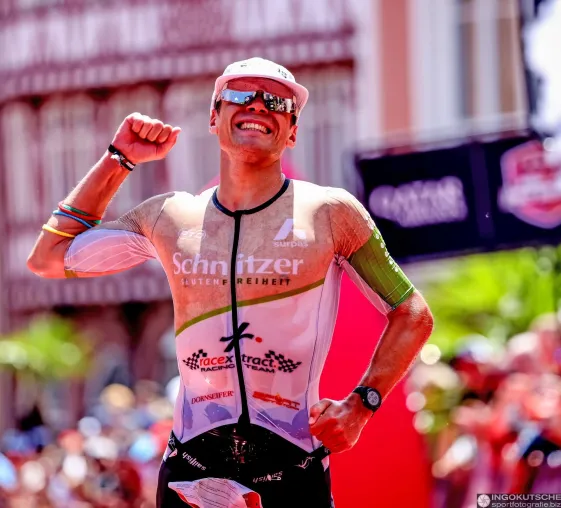 Jonas Hoffmann bester Deutscher mit Platz 5 bei der Ironman Europameisterschaft in Frankfurt Bild: Jonas Hoffmann bester Deutscher mit Platz 5 bei der Ironman Europameisterschaft in Frankfurt