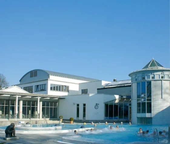 Drei Etagen für noch mehr Wellness-Atmosphäre: Vita Classica Therme freut sich nach Renovierung auf Badegäste Bild: Drei Etagen für noch mehr Wellness-Atmosphäre: Vita Classica Therme freut sich nach Renovierung auf Badegäste