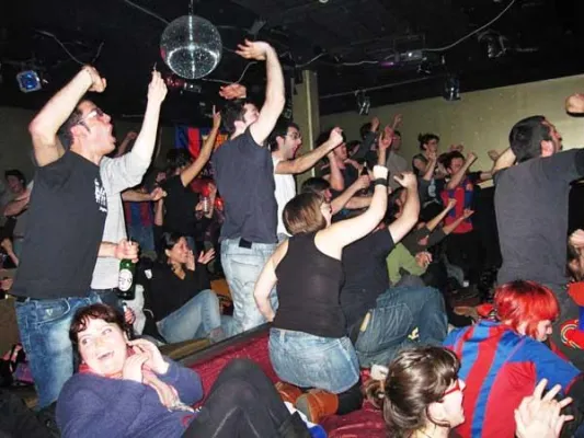El Clásico gucken mit dem offizielle Fanclub des FC Barcelona im baxpax downtown Hostel Hotel Berlin Bild: El Clásico gucken mit dem offizielle Fanclub des FC Barcelona im baxpax downtown Hostel Hotel Berlin