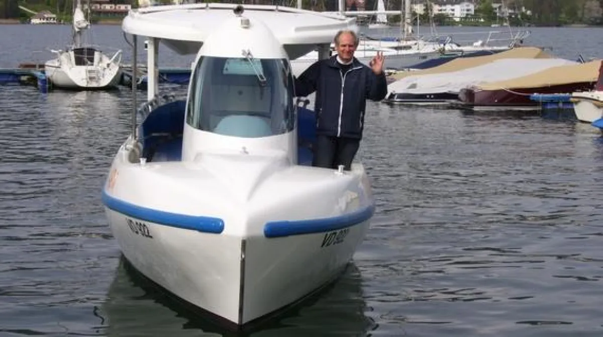 Elektroboot auf österreichischem See