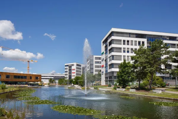 Bild: DER BUSINESS CAMPUS MÜNCHEN : GARCHING SETZT AUF DAS PARKMANAGEMENTSYSTEM VON PARKHERE