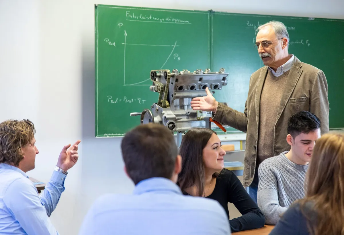 Eine Weiterbildung zum Techniker an der RAK dauert zwei Jahre