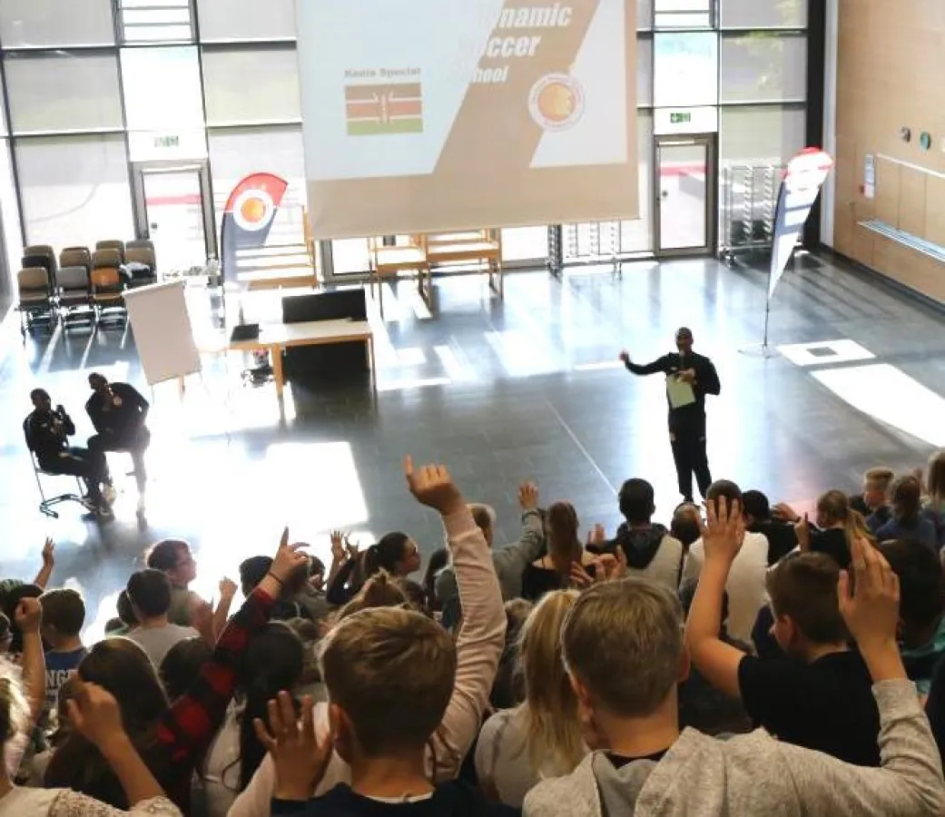 Schulprojekt der Dynamic Soccer School mit Werteprogramm