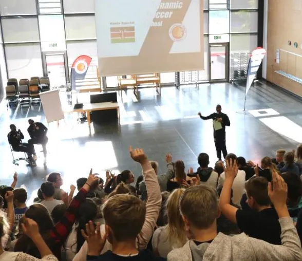 Bild: Dynamic Soccer School gibt Werteimpulse an KGS