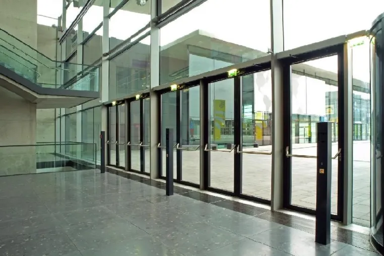Die Neue Messe in Stuttgart - Modernste Tür-, Fenster- und Gebäudetechnik von GEZE maßgeschneidert Bild: Die Neue Messe in Stuttgart - Modernste Tür-, Fenster- und Gebäudetechnik von GEZE maßgeschneidert