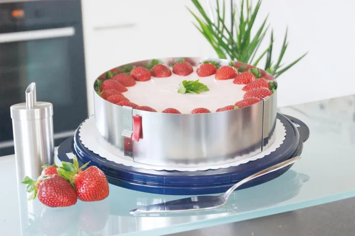 Bild: Lares: Tortenring mit Klick für die perfekte Torte