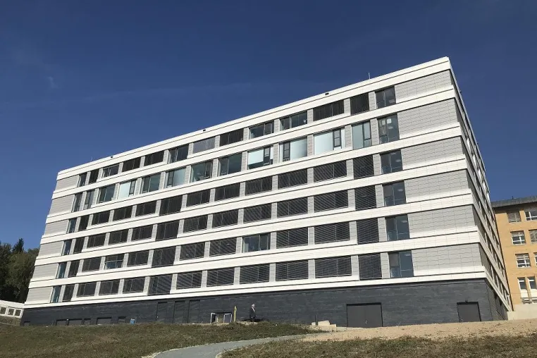Jetzt Inbetriebnahme des Erweiterungsbaus der Klinik Naila – Hitzler Ingenieure steuert Neubau Bild: Jetzt Inbetriebnahme des Erweiterungsbaus der Klinik Naila – Hitzler Ingenieure steuert Neubau