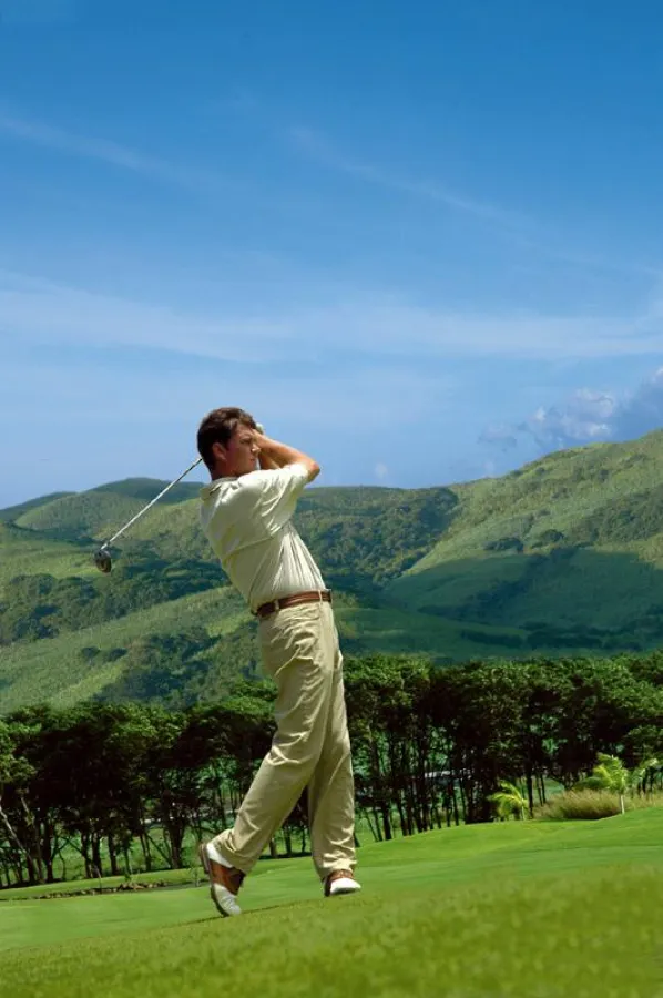 Mauritius Heritage Golf Course bietet als einziger Golfplatz Nachtgolfen an.