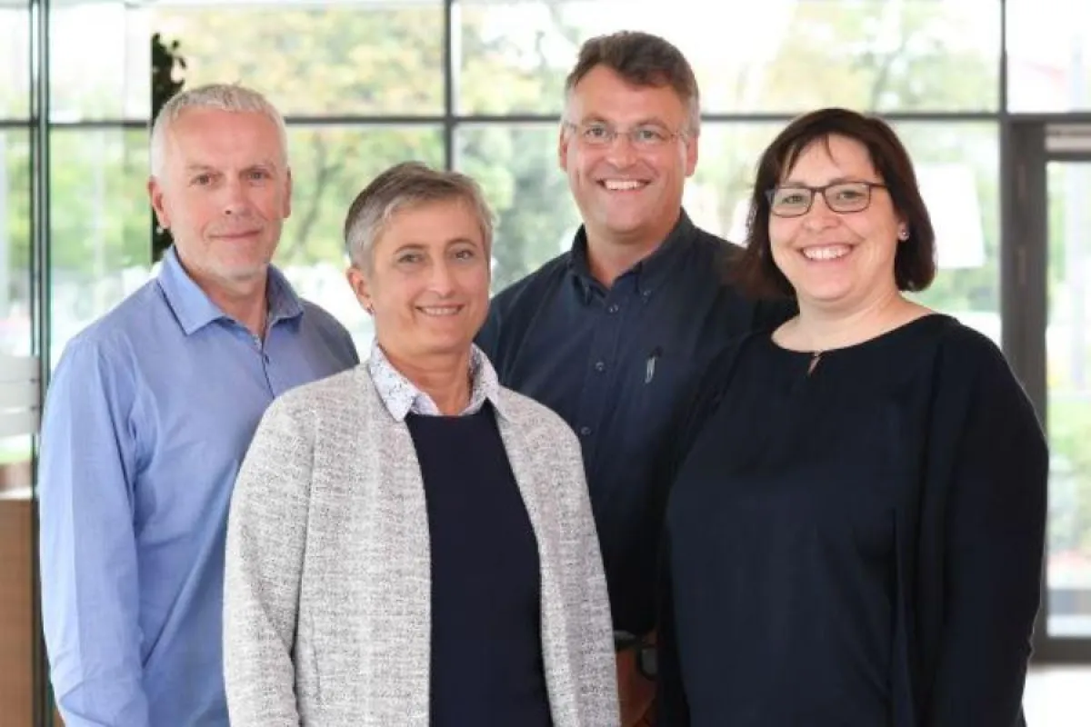 Fachleute am MZEB(v. li.): Dr. Jürgen Kolb, Elisabeth Greiner, Jonathan Turner und Margarete Naser.