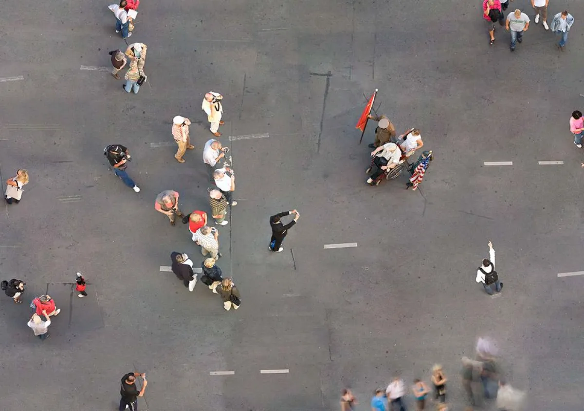 Fast Forward, Checkpoint Charlie (1,8h) Berlin | 2008 | Ultrachrome print | 152 x 252 cm | Detail