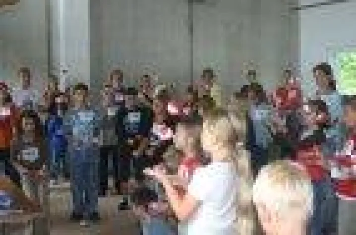 Bild: Weltrekord: 25 Kinder lernen in Rekordzeit das Jonglieren mit 3 Bällen