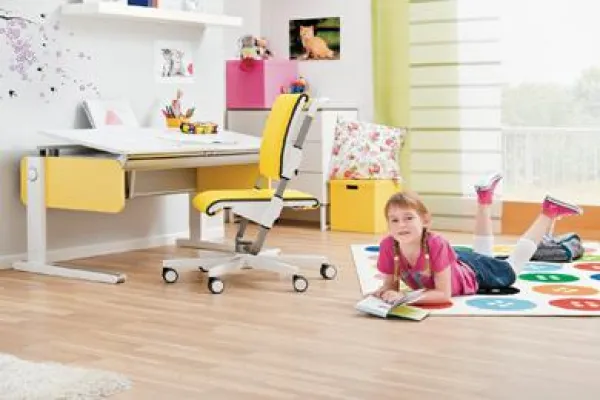 Die Kunst des Aufräumens und mitwachsende Schreibtische von moll Bild: Die Kunst des Aufräumens und mitwachsende Schreibtische von moll