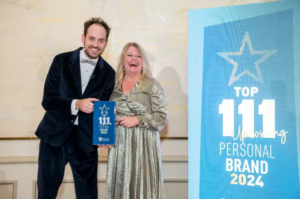 Bild: Top-Upcoming Brand 2024 - Expertenportal zeichnet Mirjam Saeger aus