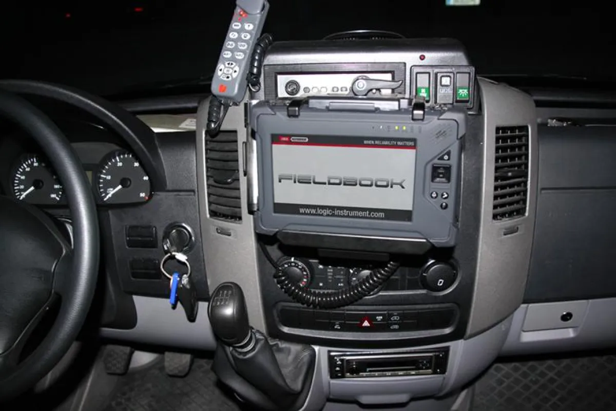 Fieldbook Tablet PC im Rettungswagen beim ÖRK