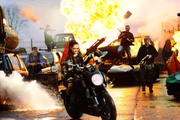 Bild: "WE CAN HOLLYWOOD" Teil 2 mit Marco Moog - Explosionen im Actionshooting mit Chantal de Freitas