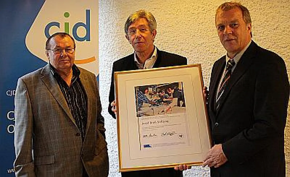 (v.l.) Stifter Josef Broß, Berthold Kuhn, Jochen Nordau (Bild: CJD Jugenddorf Offenburg)