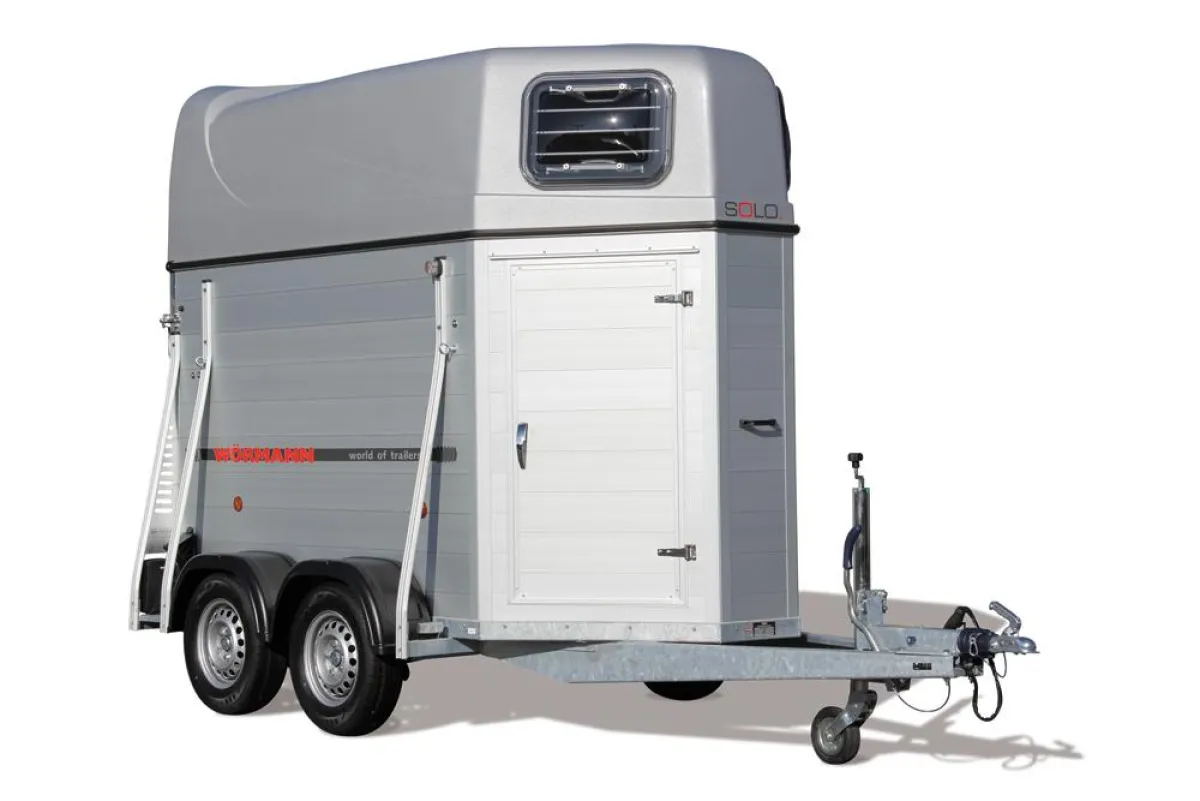 Mit dem Solo PD Alu reisen Pferde alleine oder Stute und Fohlen komfortabel und sicher.