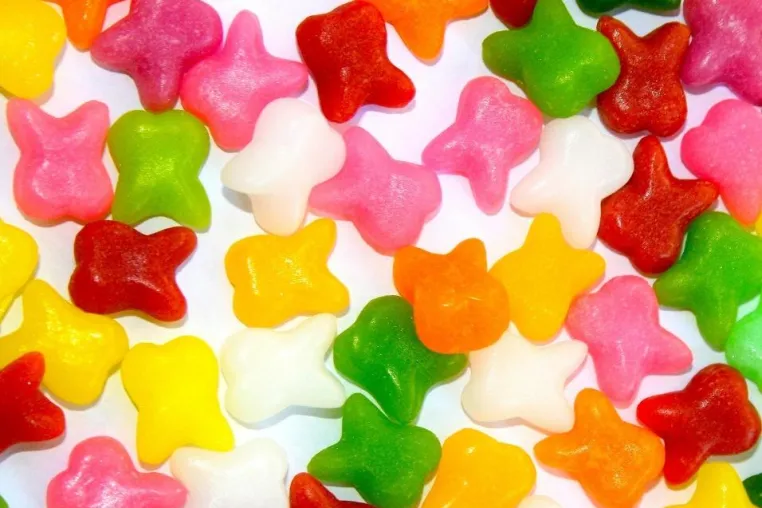 Bild: Süße Kariesbremse - Kinderzahnärztin entwickelt mit ihrer Familie Bonbons aus Xylit
