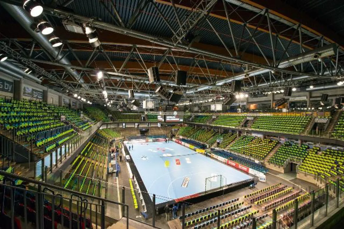 (Foto: hl-studios, Erlangen): HC Erlangen - die Plätze in der Arena warten auf die HCE-Fans