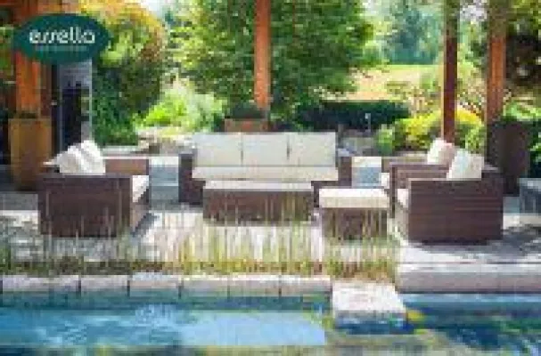 Bild: Polyrattan, der Stoff aus dem Gartenmöbel sind
