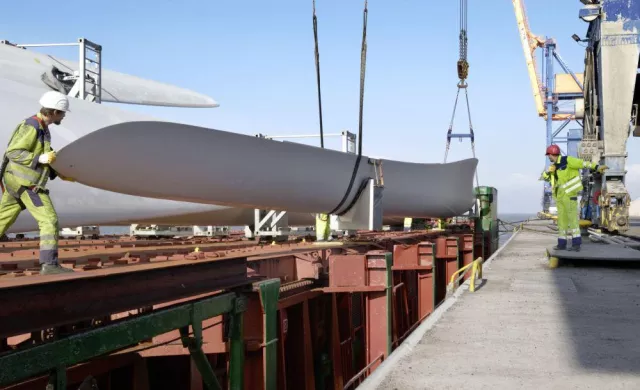 Bild: Brunsbüttel Ports: Umschlag von Windkraftkomponenten wächst stark