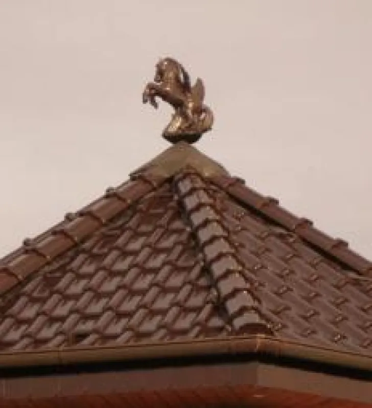 Dachschmuck in Form eines Pegasus