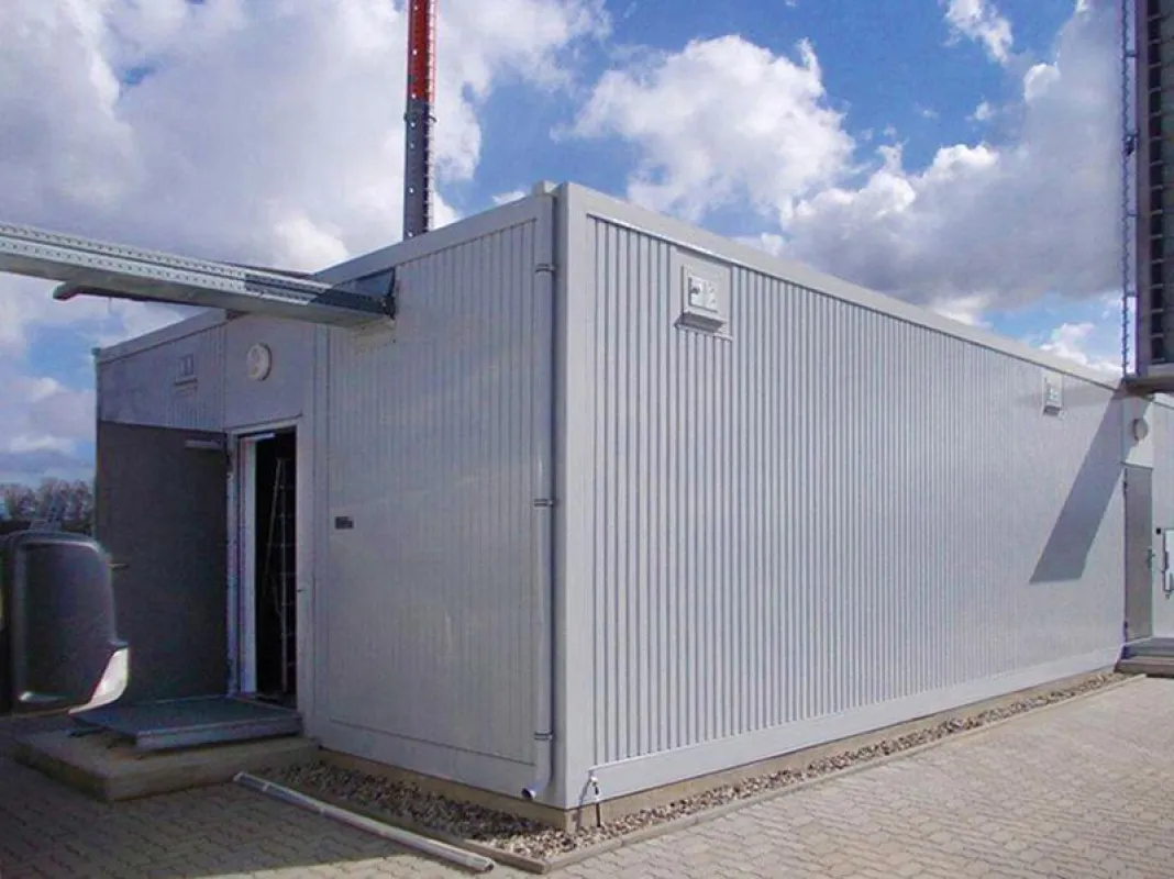 Heinkel Technikcontainer speziell auf die Anforderungen der DFS zugeschnitten