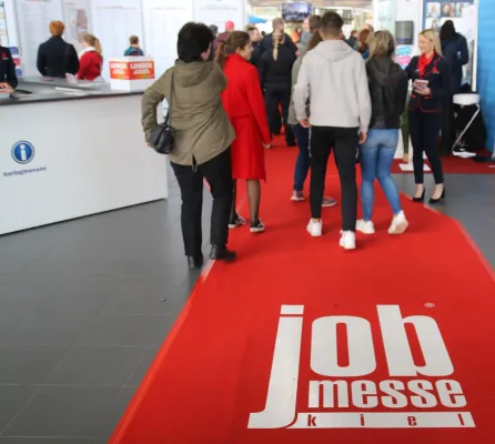 13. jobmesse kiel am 24./25.10.2020 bei Mercedes-Benz Süverkrüp Automobile Bild: 13. jobmesse kiel am 24./25.10.2020 bei Mercedes-Benz Süverkrüp Automobile