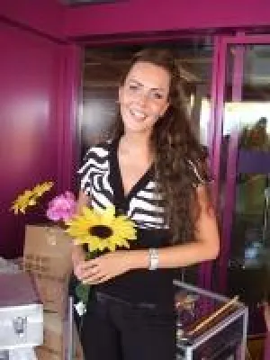 Bild: Musikalische Möbelhauseröffnung mit Heike Renner