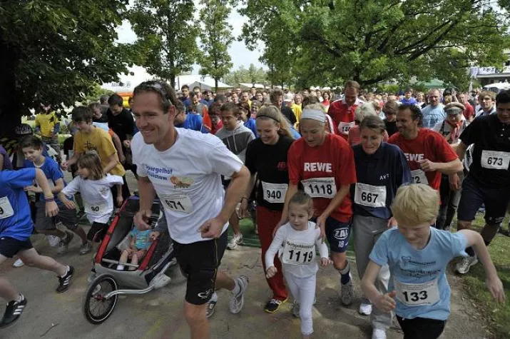 Bild: 10. Muko-Freundschaftslauf im Potsdamer Lustgarten – das Jubiläum 10.06.2012