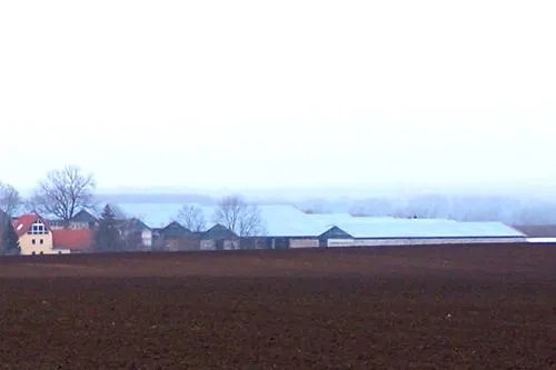 Solarpark Schlanstedt ist am Netz - Dachsanierung und Installation der Photovoltaikaufdachanlage beendet Bild: Solarpark Schlanstedt ist am Netz - Dachsanierung und Installation der Photovoltaikaufdachanlage beendet