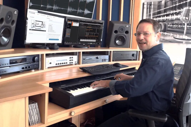 Bild: Musikalische Kreativität entfesseln: Der Schlüssel zum Erfolg am Tasteninstrument mit Online-Klavierunterricht