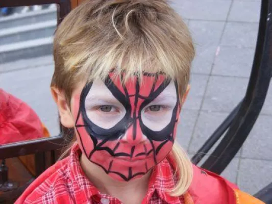 Bild: Rüsselsheimer Volksbank im Phantasialand - 3 Busse mit über 140 Kindern und Eltern