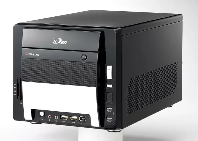 Bild: CeBIT 2005: BIOSTAR präsentiert seinen neuen Mini PC iDEQ 330P