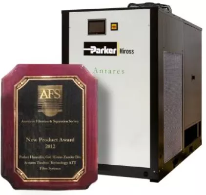 Bild: Parker Hiross Zander erhält „New Product Award 2012“ für neue Antares Tandem-Drucklufttrockner