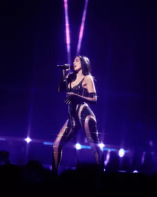 Bild: Glastonbury Festival 2024: BBC streamt Auftritte von Dua Lipa und Coldplay erstmals weltweit auf BBC.com live