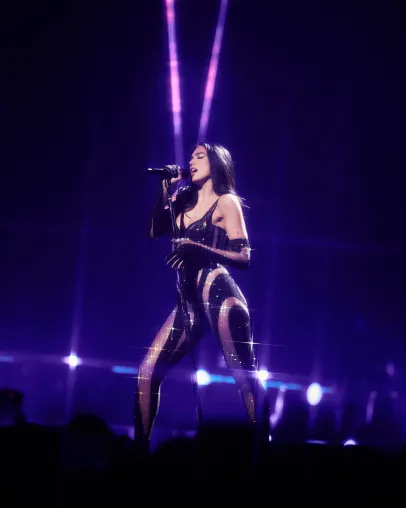 Bild: Glastonbury Festival 2024: BBC streamt Auftritte von Dua Lipa und Coldplay erstmals weltweit auf BBC.com live